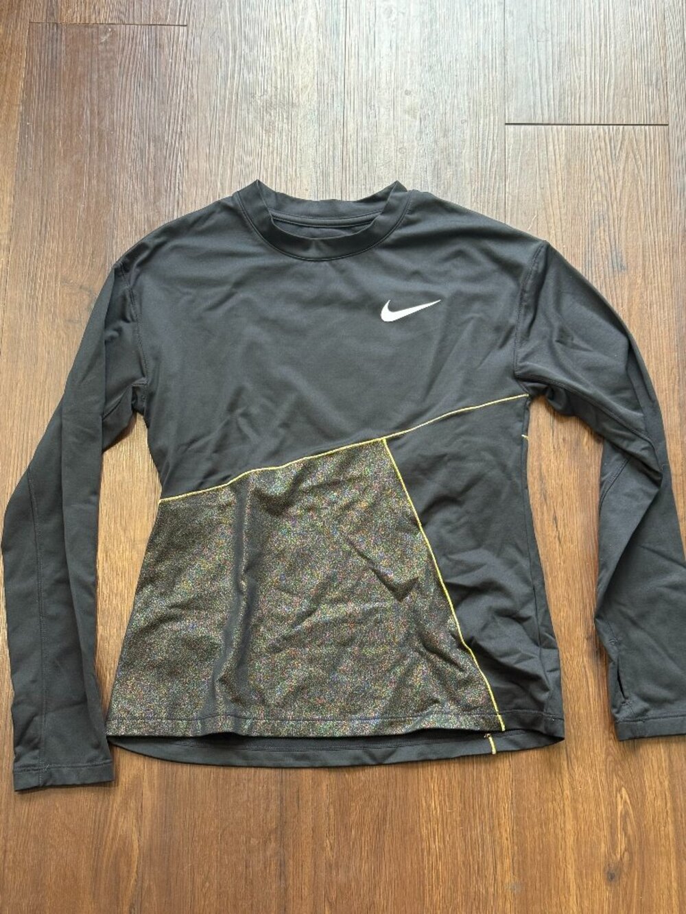 Nike Dri-FIT Youth XL Black Gold Athleisure Y2K Activewear Top Tee 3826